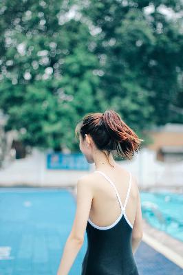 黑色天鹅绒1976意大利